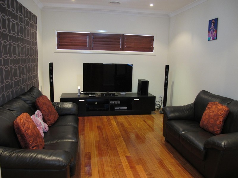 15 Lambertia Loop, Caroline Springs VIC 3023