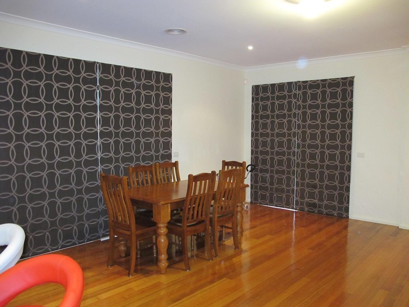 15 Lambertia Loop, Caroline Springs VIC 3023
