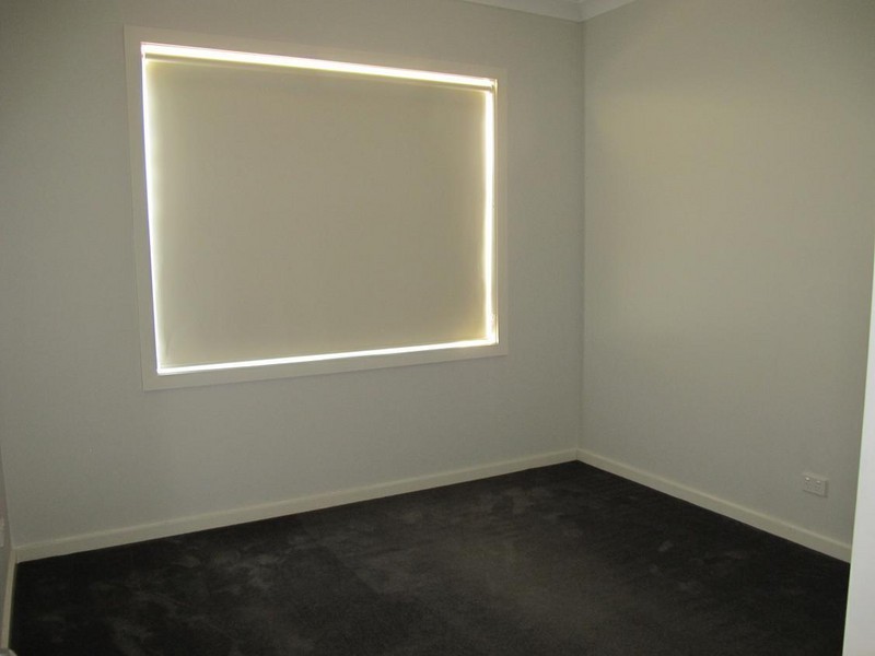 8 Darleith Terrace, Caroline Springs VIC 3023