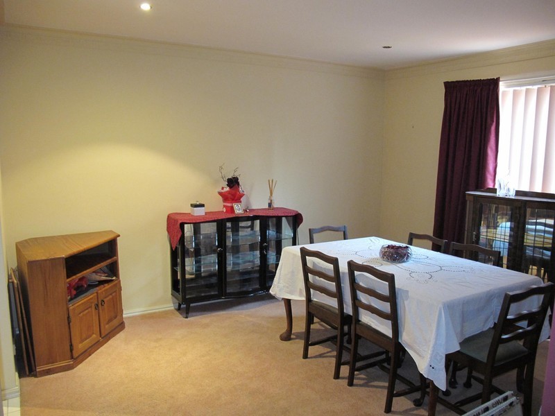 40 Grandview Cres, Hillside VIC 3037