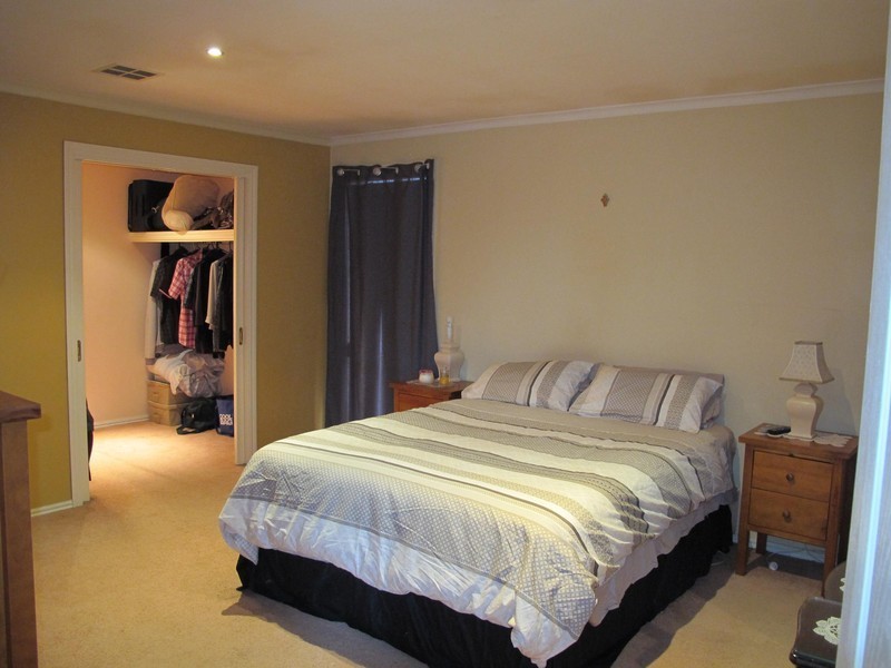 40 Grandview Cres, Hillside VIC 3037