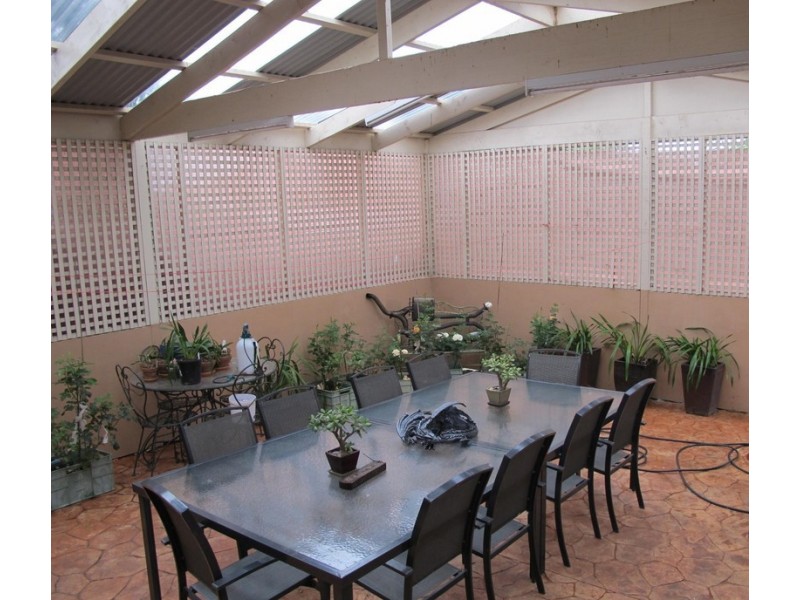 40 Grandview Cres, Hillside VIC 3037