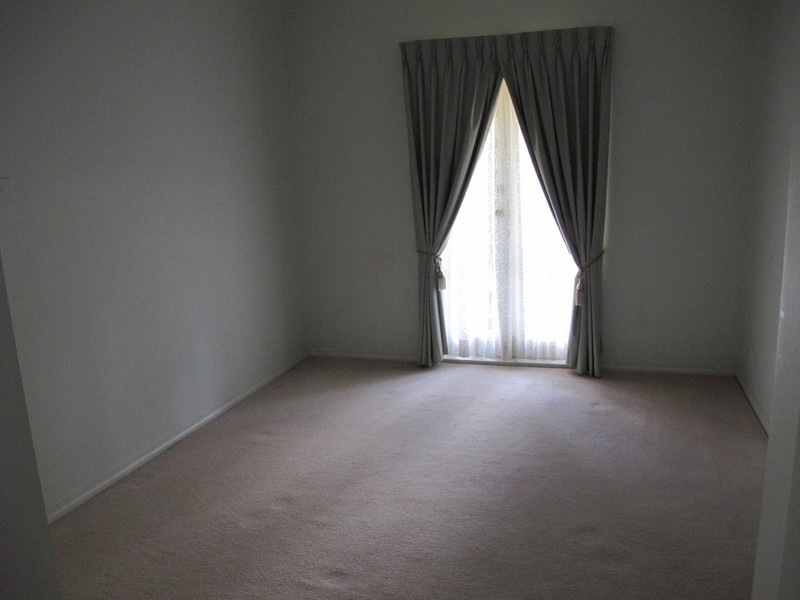 12 Squires Court, Caroline Springs VIC 3023