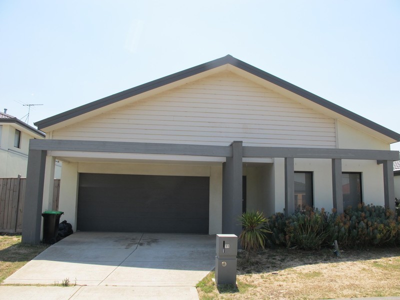 11 Regent Close, Burnside Heights VIC 3023