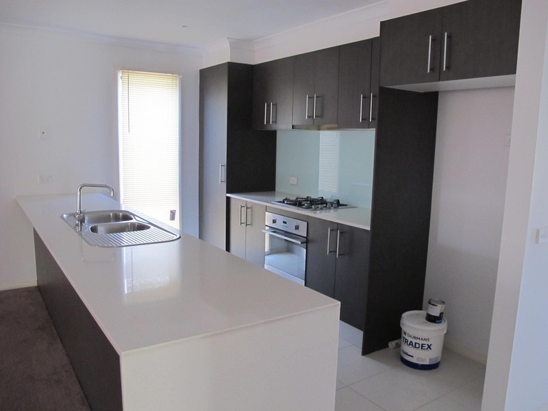 11 Regent Close, Burnside Heights VIC 3023