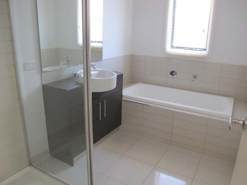 11 Regent Close, Burnside Heights VIC 3023