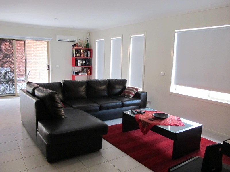 27 Lucas Terrace, Taylors Hill VIC 3037