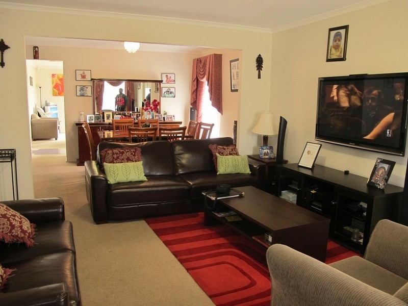 19 Gisborne Way, Caroline Springs VIC 3023