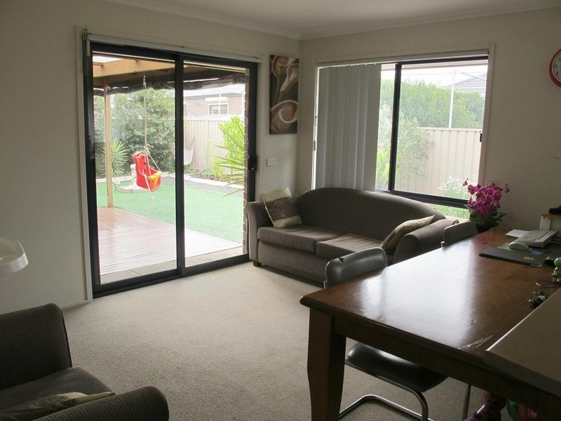 19 Gisborne Way, Caroline Springs VIC 3023