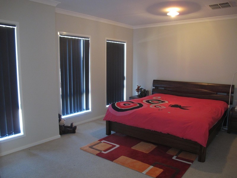 11 Anastasia Crt, Hillside VIC 3037