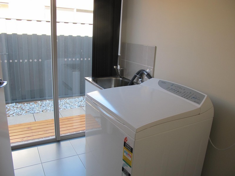 11 Anastasia Crt, Hillside VIC 3037