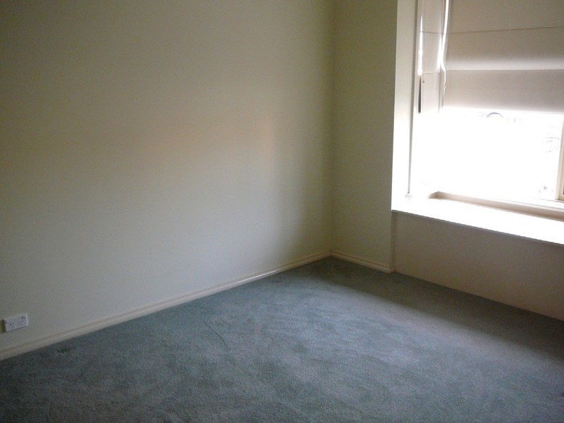 28 CLELAND WAY, Caroline Springs VIC 3023