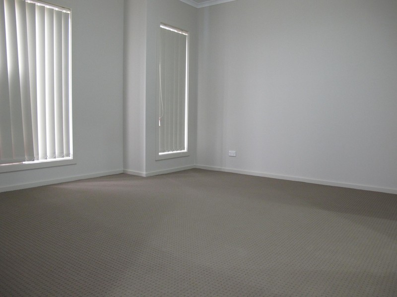 68 Moor Park Drive, Craigieburn VIC 3064