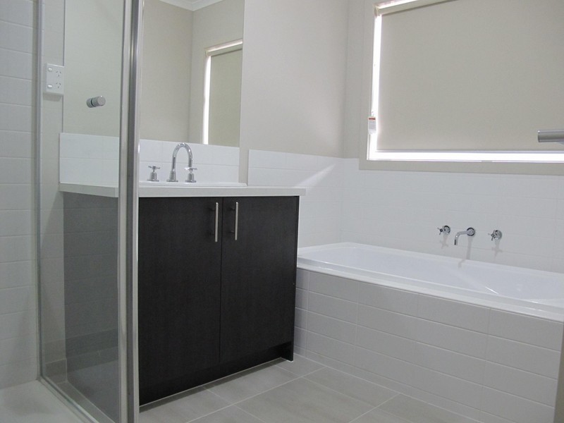 68 Moor Park Drive, Craigieburn VIC 3064