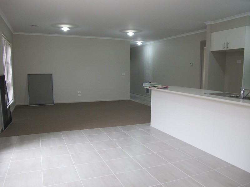 68 Moor Park Drive, Craigieburn VIC 3064