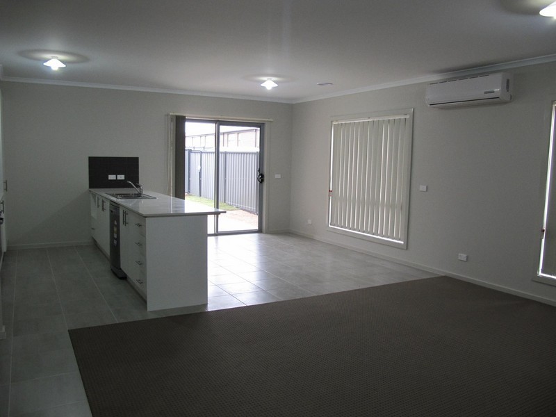 68 Moor Park Drive, Craigieburn VIC 3064