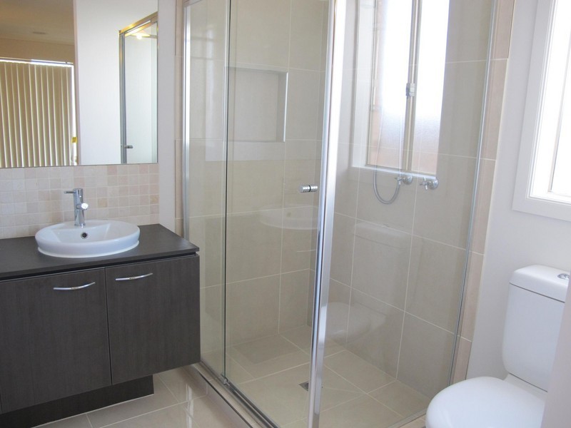 4 Annecy Blvd (Plumpton), Caroline Springs VIC 3023