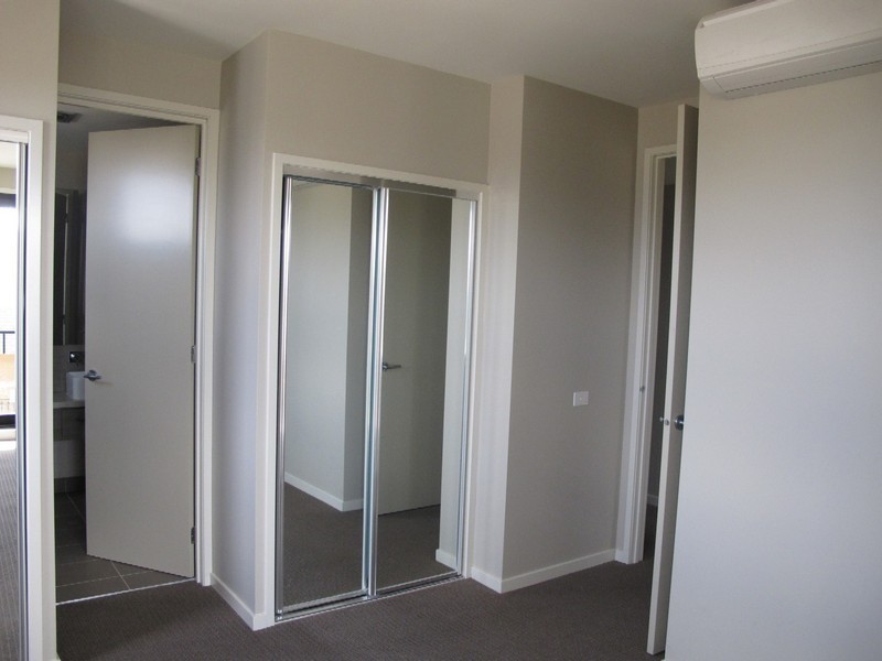 14/11 Monckton Place, Caroline Springs VIC 3023