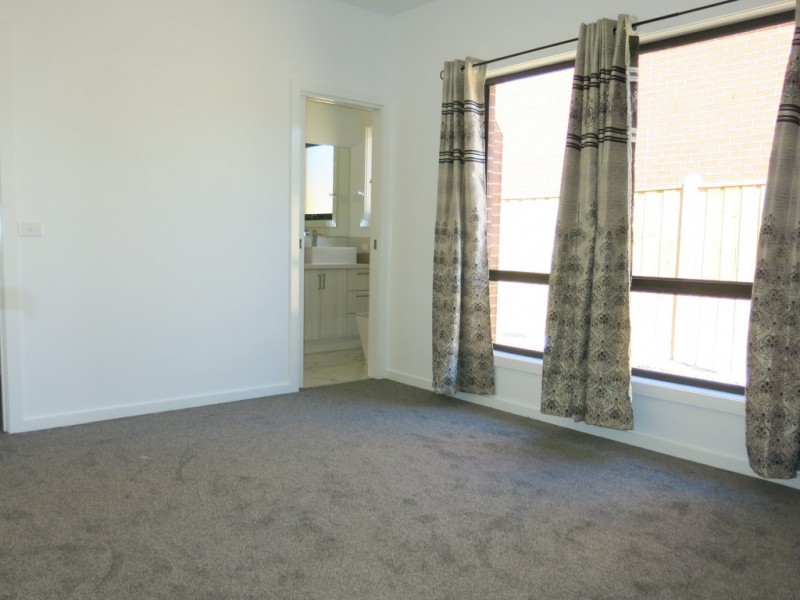23 Creston Street, Point Cook VIC 3030