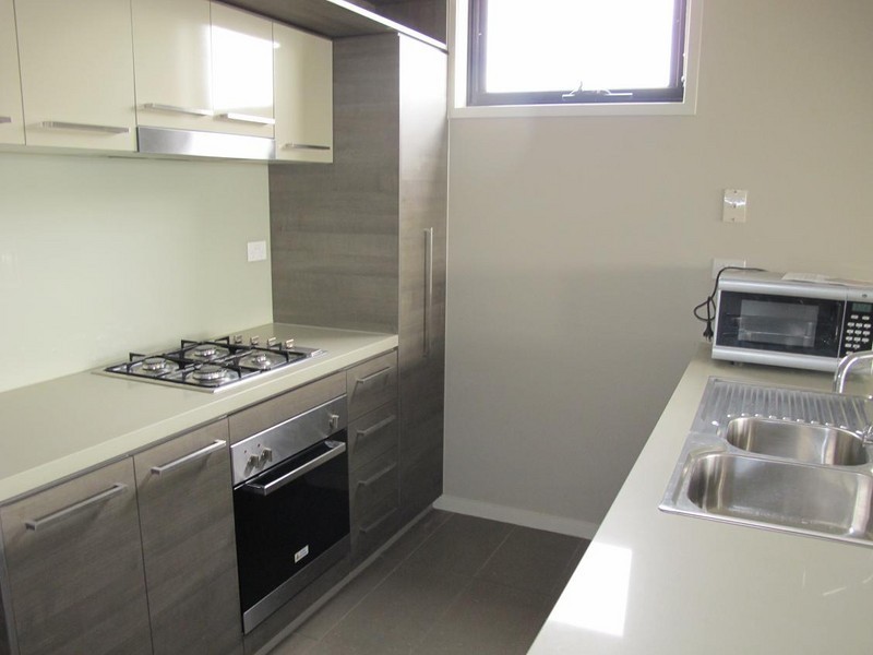 14/11 Monckton Place, Caroline Springs VIC 3023