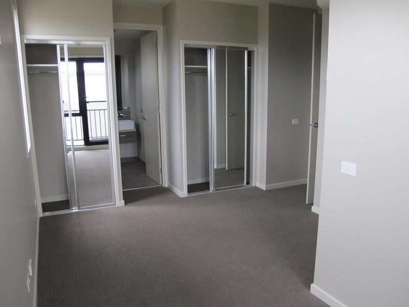 14/11 Monckton Place, Caroline Springs VIC 3023