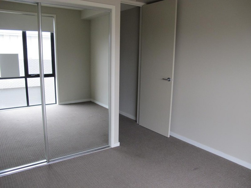 14/11 Monckton Place, Caroline Springs VIC 3023