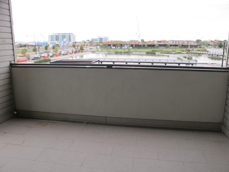 14/11 Monckton Place, Caroline Springs VIC 3023