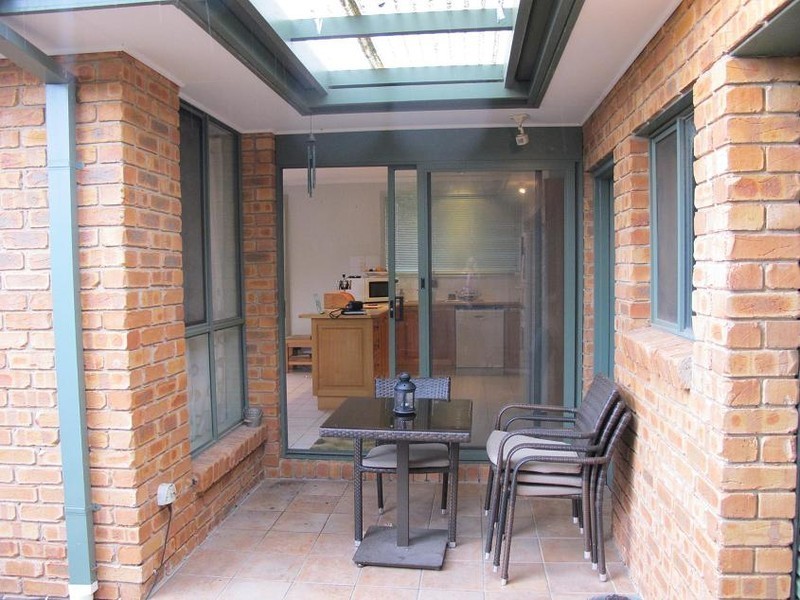 18 Castlemaine Way, Caroline Springs VIC 3023