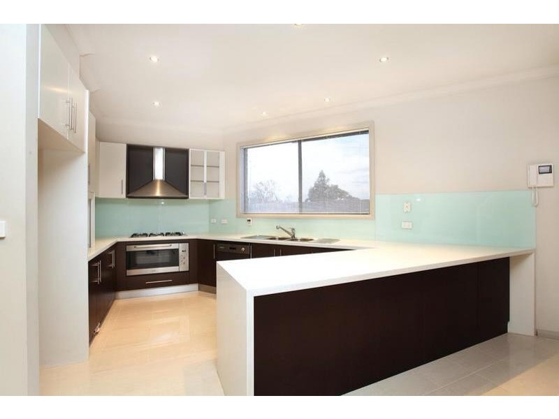 108 Errington Road, St Albans VIC 3021