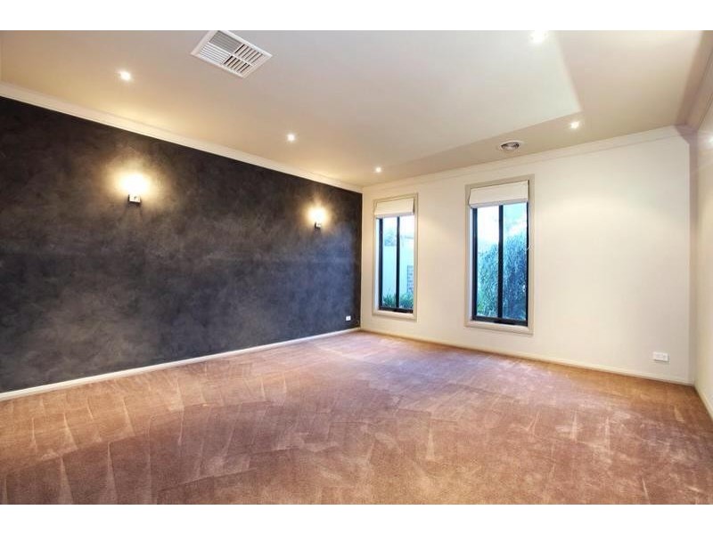 108 Errington Road, St Albans VIC 3021