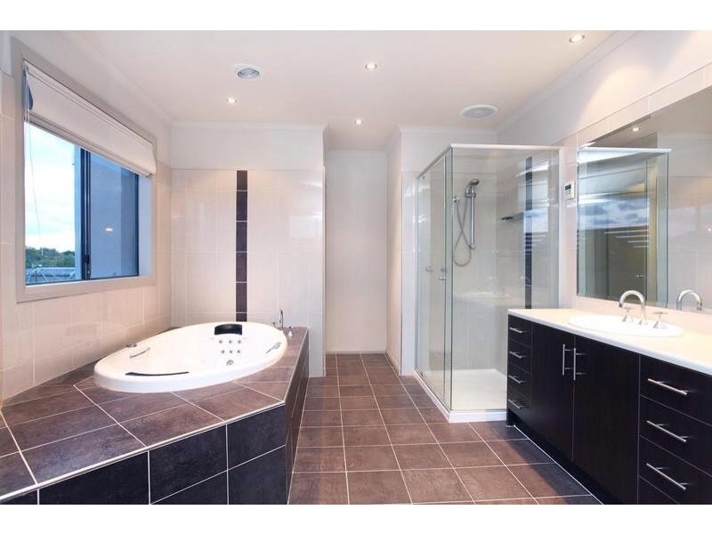 108 Errington Road, St Albans VIC 3021