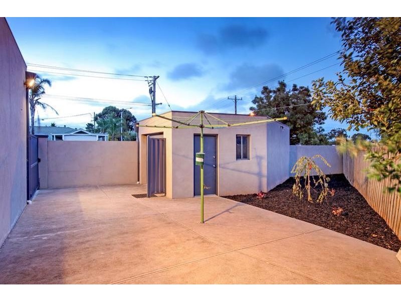 108 Errington Road, St Albans VIC 3021