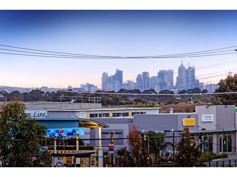 108 Errington Road, St Albans VIC 3021