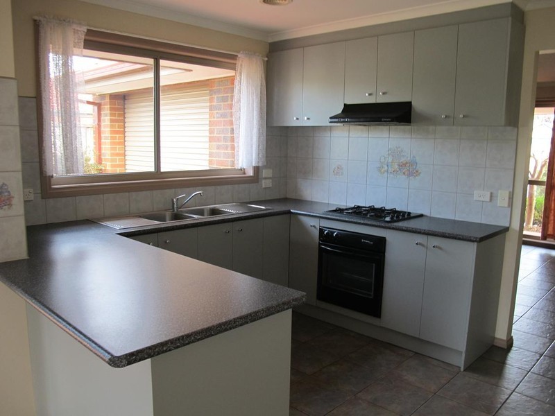 20 Simpson Place, Caroline Springs VIC 3023