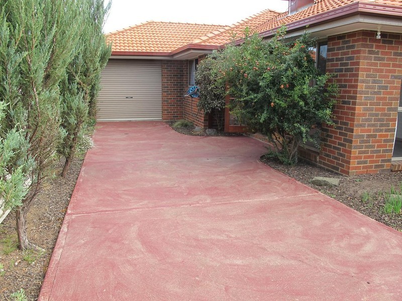 20 Simpson Place, Caroline Springs VIC 3023