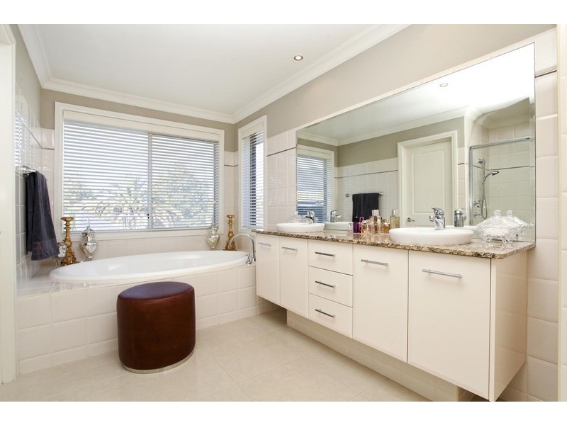 13 The Close, Caroline Springs VIC 3023