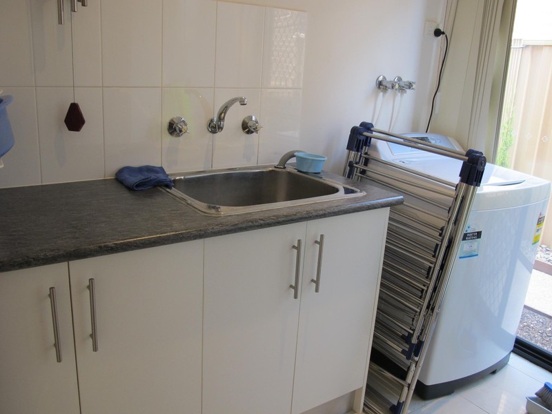 8 Alma Lane, Caroline Springs VIC 3023