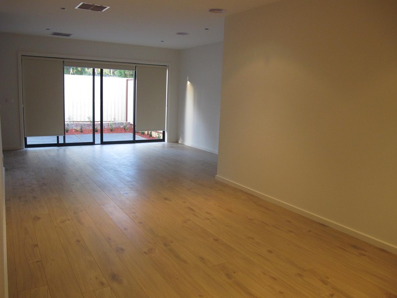 30 Albert Rd, Sydenham VIC 3037