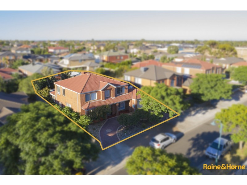 6 BARWON STREET, Taylors Hill VIC 3037
