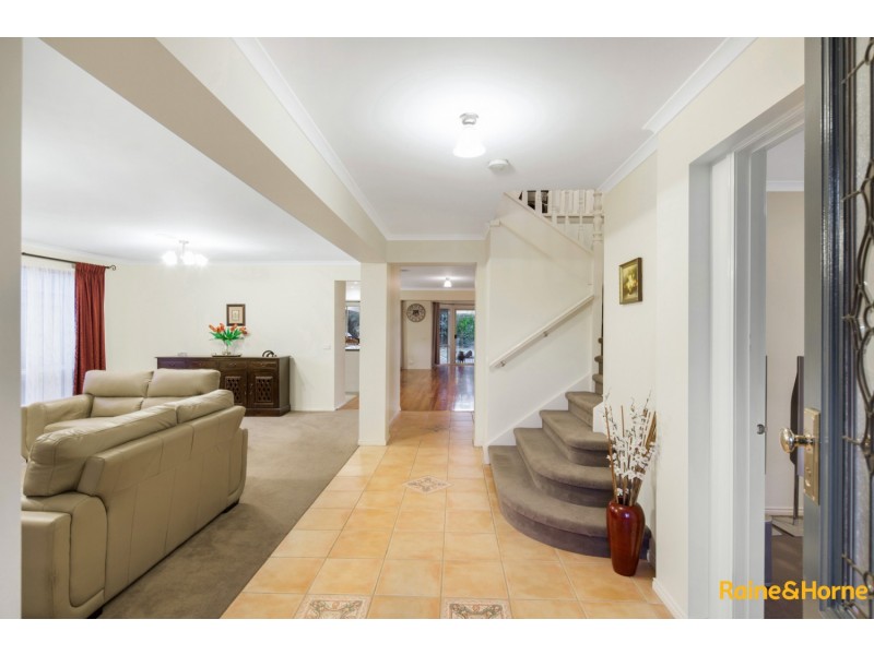 6 BARWON STREET, Taylors Hill VIC 3037