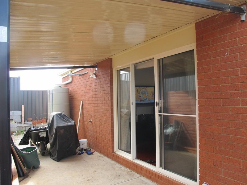 38 Olsen Retreat, Caroline Springs VIC 3023