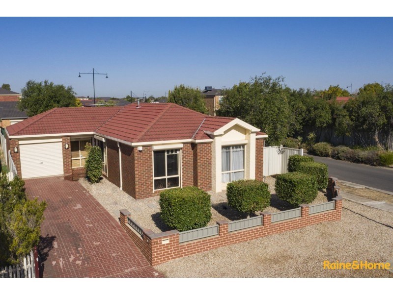 50 HERRINGTON TURN, Caroline Springs VIC 3023