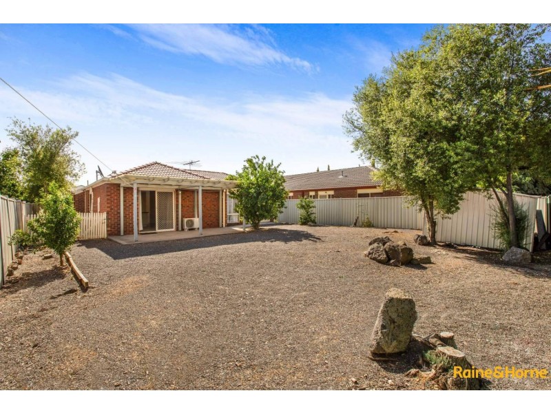 50 HERRINGTON TURN, Caroline Springs VIC 3023