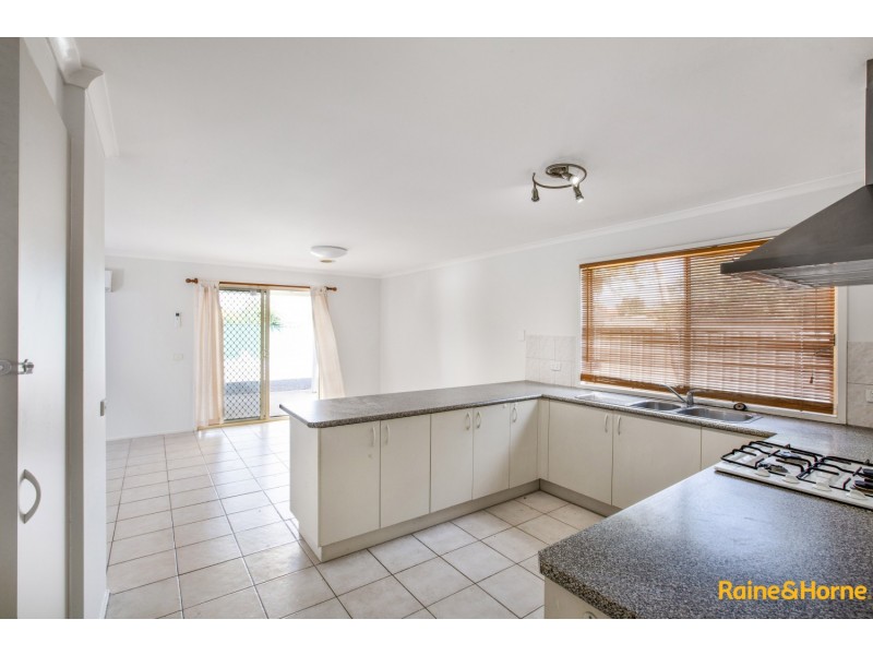 50 HERRINGTON TURN, Caroline Springs VIC 3023