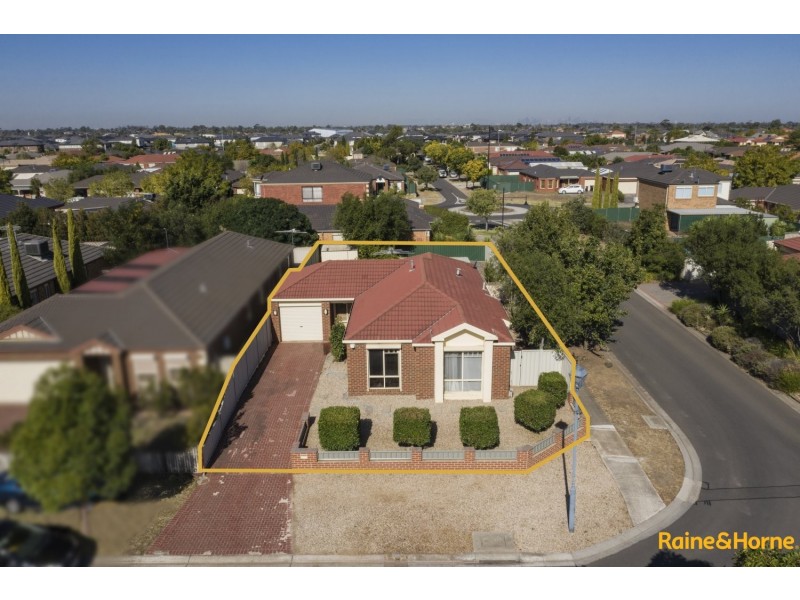 50 HERRINGTON TURN, Caroline Springs VIC 3023