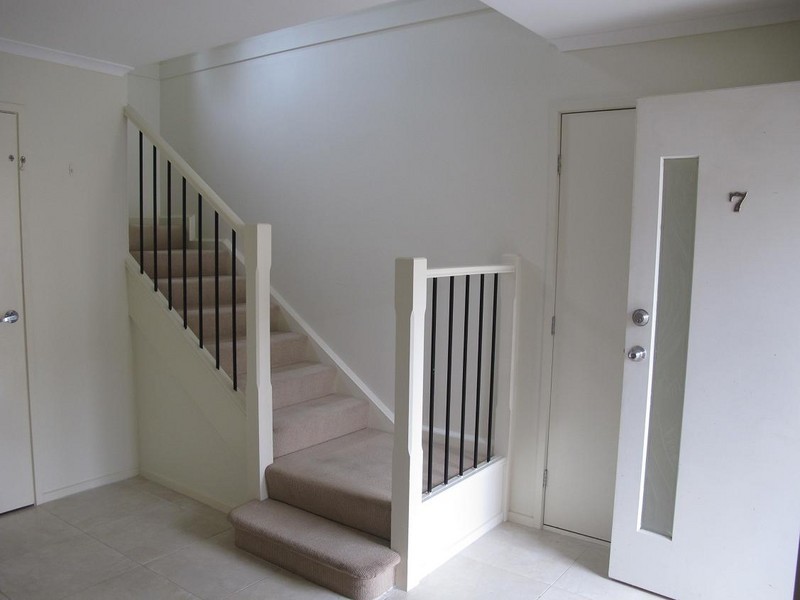 7/8  Sherdley Green, Caroline Springs VIC 3023