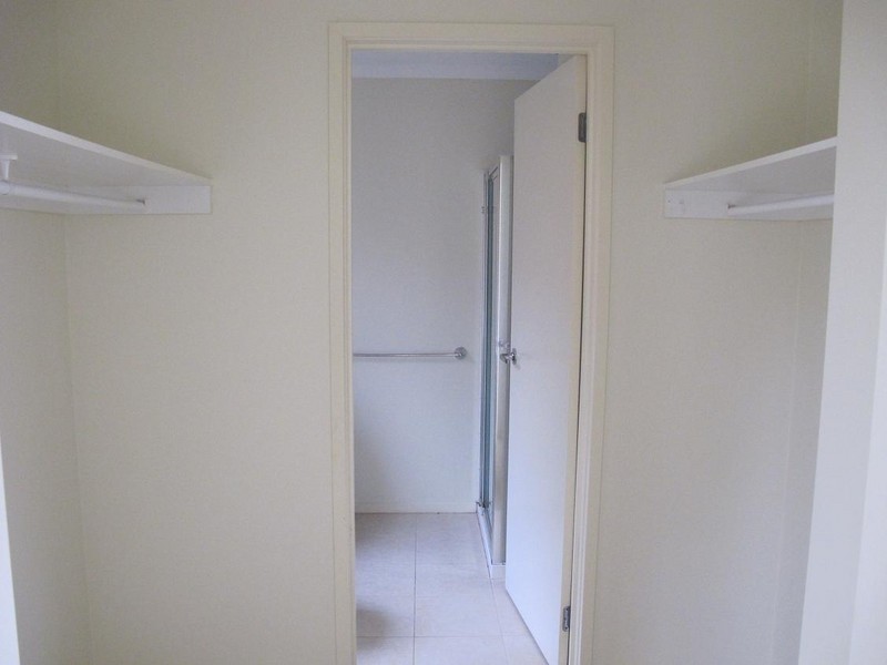 7/8  Sherdley Green, Caroline Springs VIC 3023