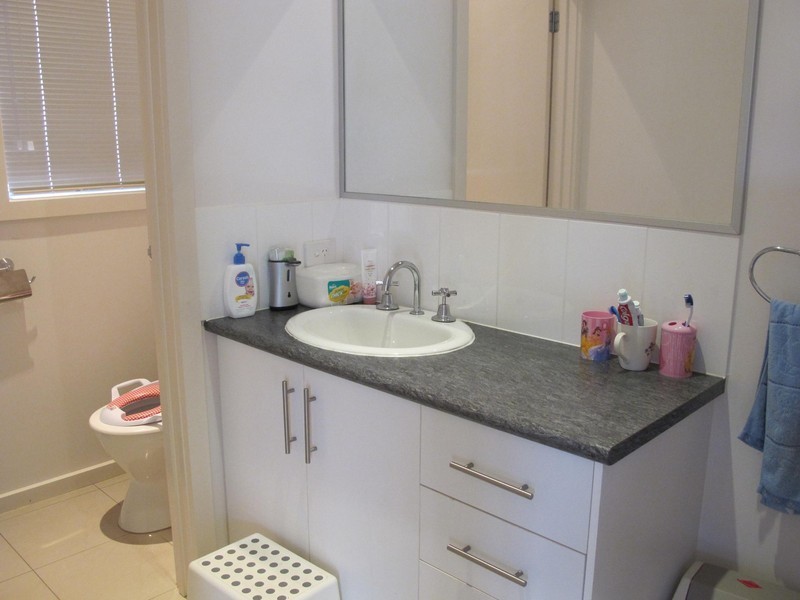 8 Alma Lane, Caroline Springs VIC 3023