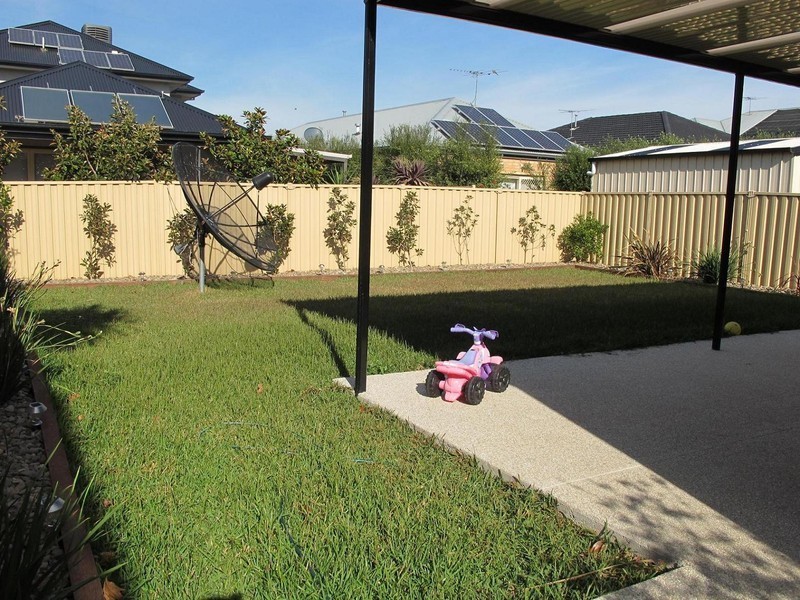 8 Alma Lane, Caroline Springs VIC 3023