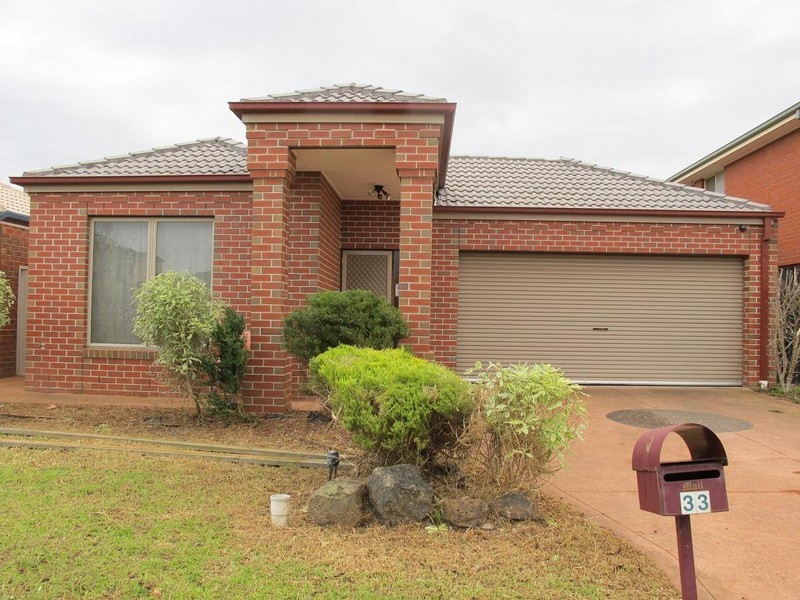 33  Blenheim Way, Caroline Springs VIC 3023